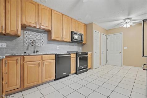 478 Kings Court Copley OH 44321