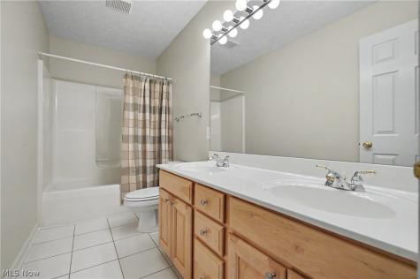 478 Kings Court Copley OH 44321