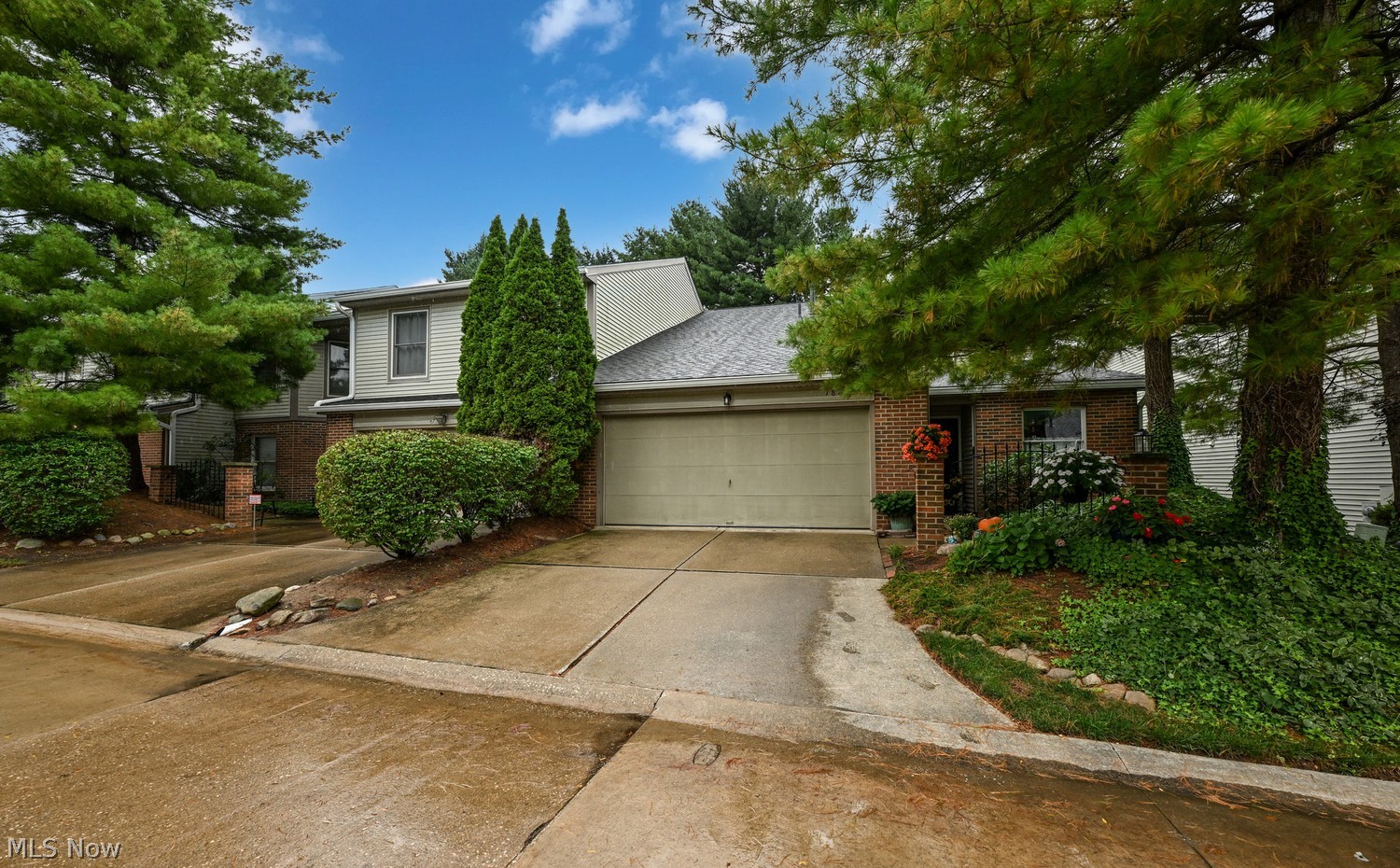 1880 Indian Hills Trail Akron OH 44313