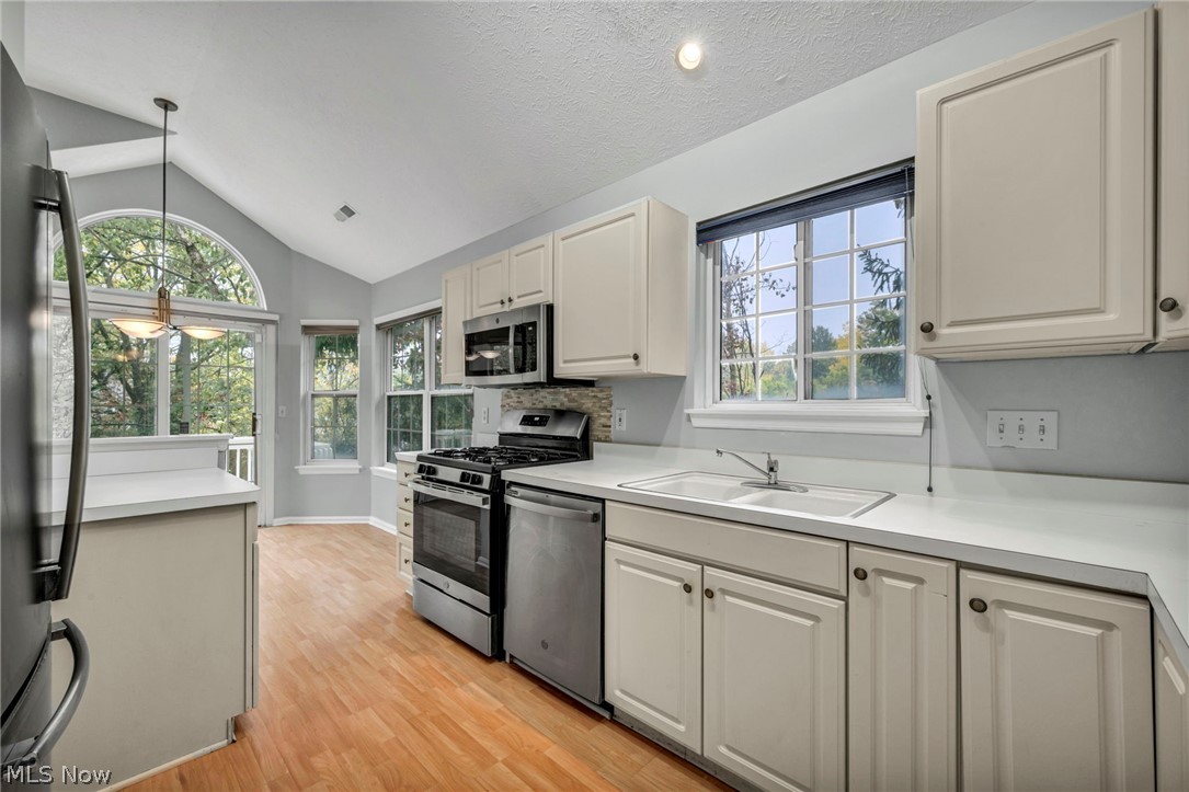 264 Vista Circle North Olmsted OH 44070