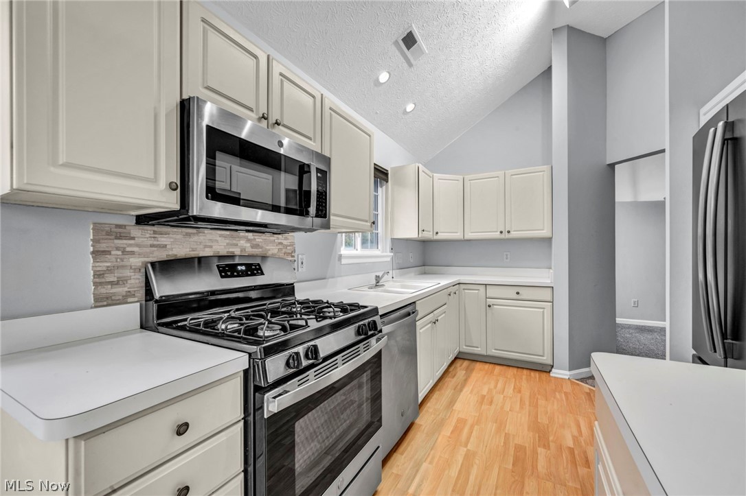 264 Vista Circle North Olmsted OH 44070