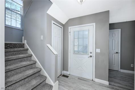 7121 W Cross Creek Trail Brecksville OH 44141