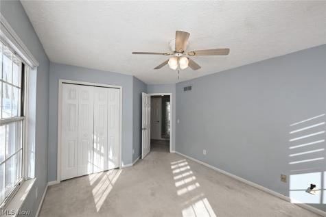 7121 W Cross Creek Trail Brecksville OH 44141