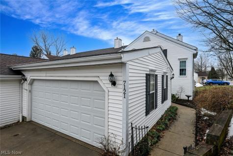 7121 W Cross Creek Trail Brecksville OH 44141
