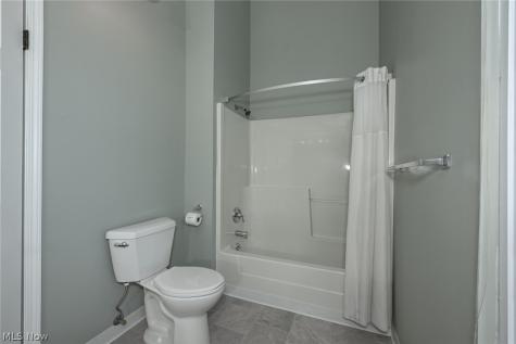 7121 W Cross Creek Trail Brecksville OH 44141