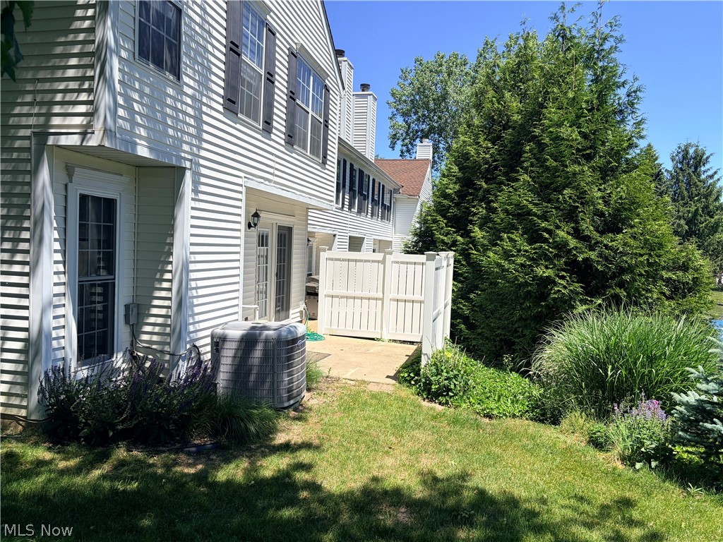 7121 W Cross Creek Trail Brecksville OH 44141