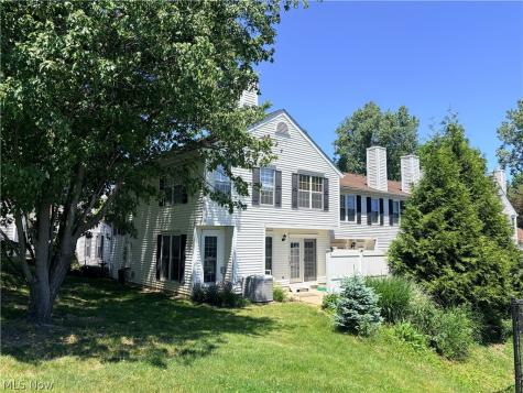 7121 W Cross Creek Trail Brecksville OH 44141
