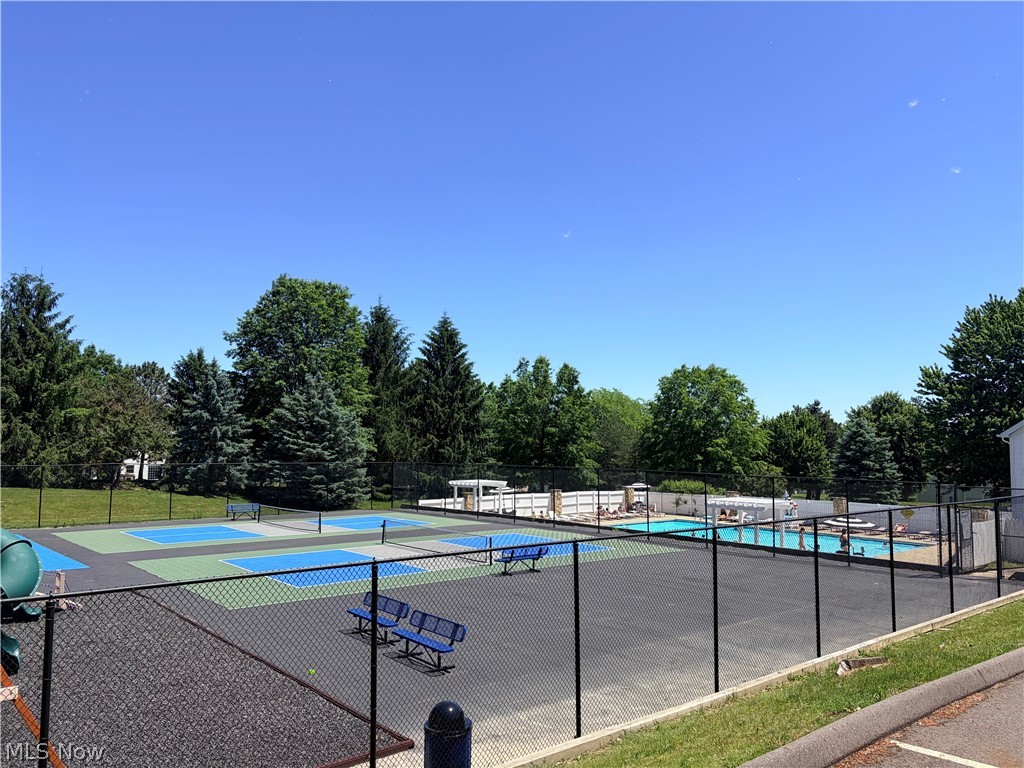 7121 W Cross Creek Trail Brecksville OH 44141
