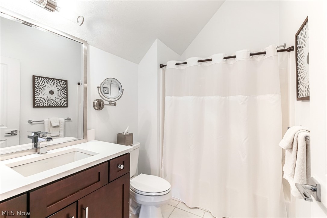 279 Tinkers Trail Aurora OH 44202