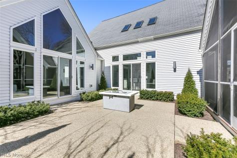 279 Tinkers Trail Aurora OH 44202