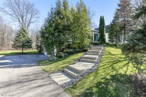 279 Tinkers Trail Aurora OH 44202