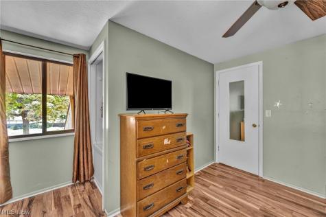 40 Landings Way Avon Lake OH 44012