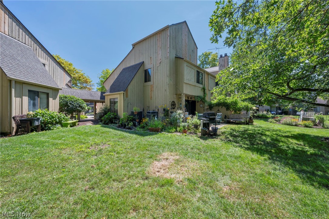 40 Landings Way Avon Lake OH 44012