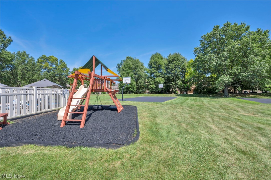 40 Landings Way Avon Lake OH 44012
