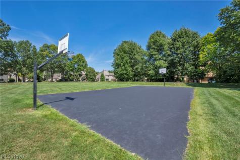 40 Landings Way Avon Lake OH 44012