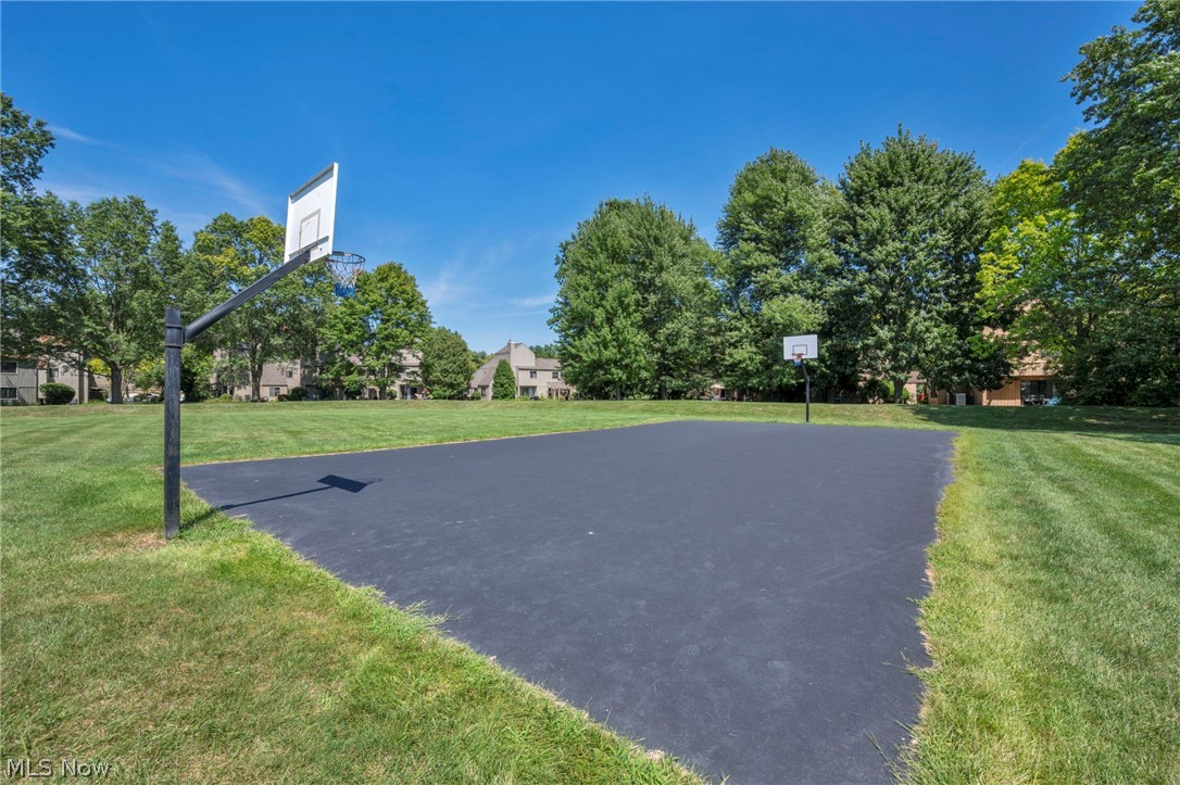 40 Landings Way Avon Lake OH 44012