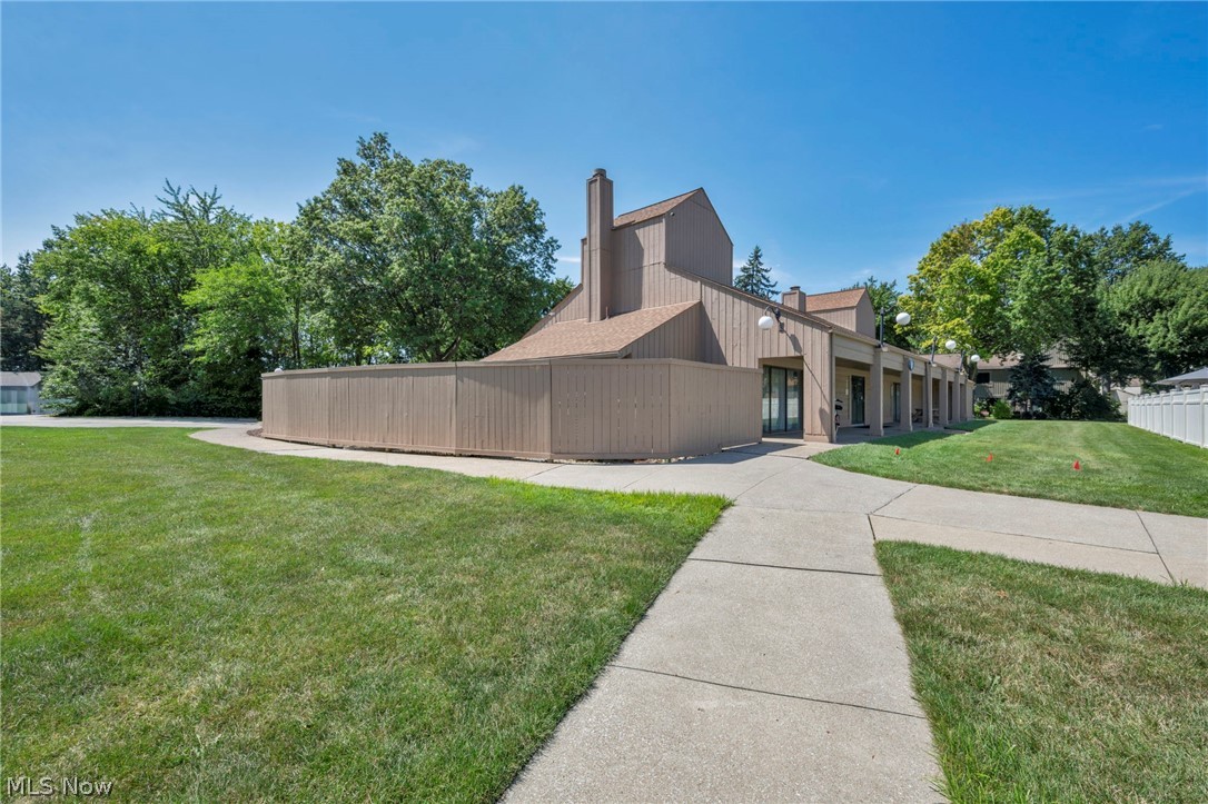 40 Landings Way Avon Lake OH 44012