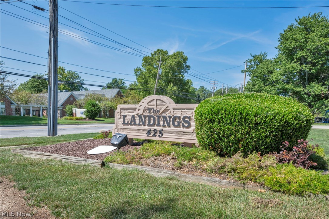 40 Landings Way Avon Lake OH 44012