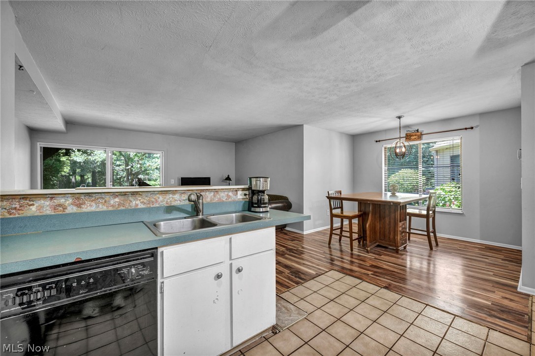 40 Landings Way Avon Lake OH 44012