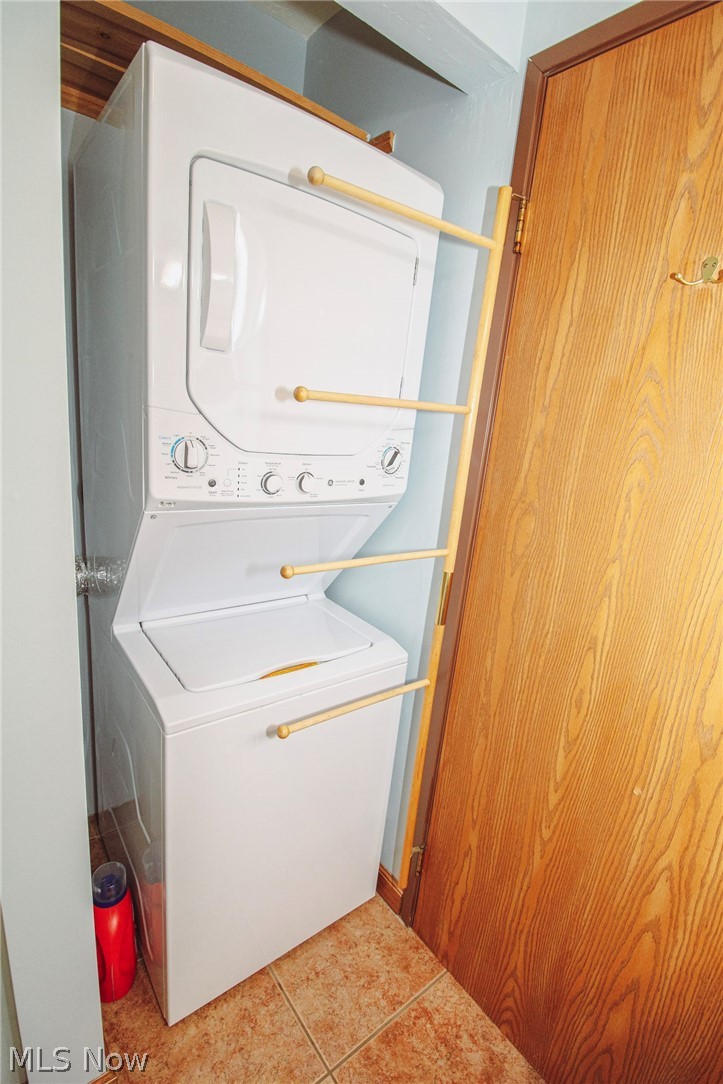 230 W Lakeshore Drive Port Clinton OH 43452