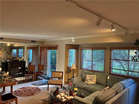 1746 Walnut Lane Rocky River OH 44116