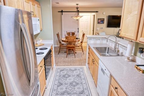3395 Lenox Village Drive Fairlawn OH 44333