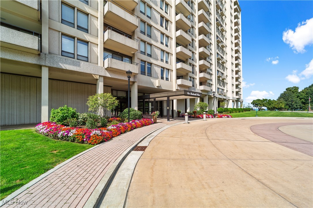 1 Bratenahl Place Bratenahl OH 44108