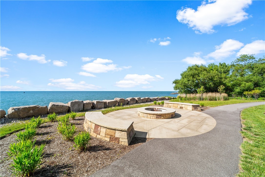 1 Bratenahl Place Bratenahl OH 44108