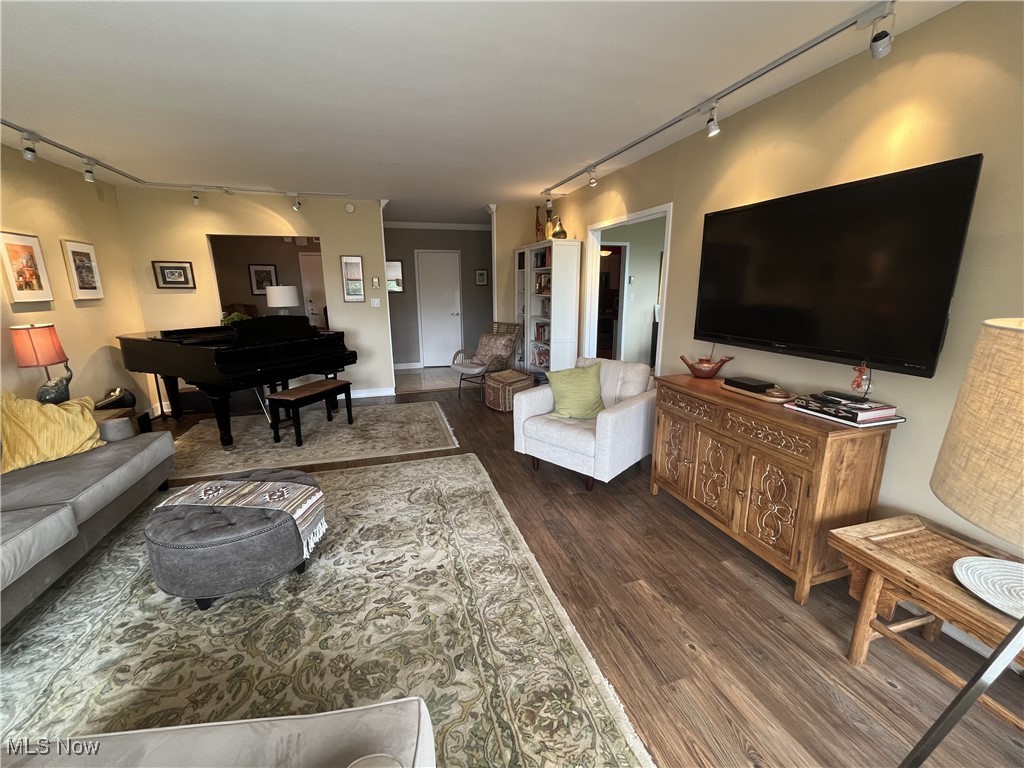 1 Bratenahl Place Bratenahl OH 44108