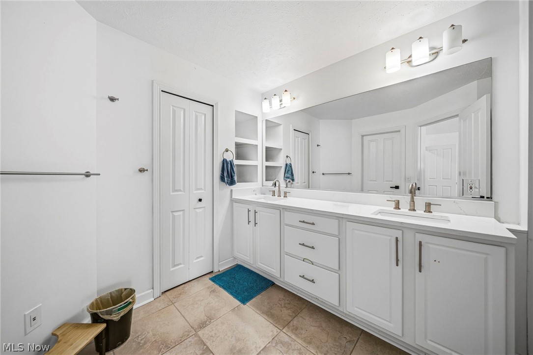 351 E Legend Court Highland Heights OH 44143