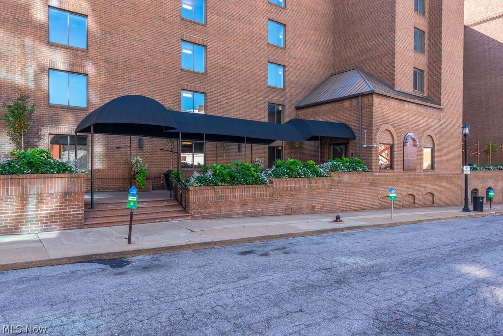 1444 W 10 Street Cleveland OH 44113