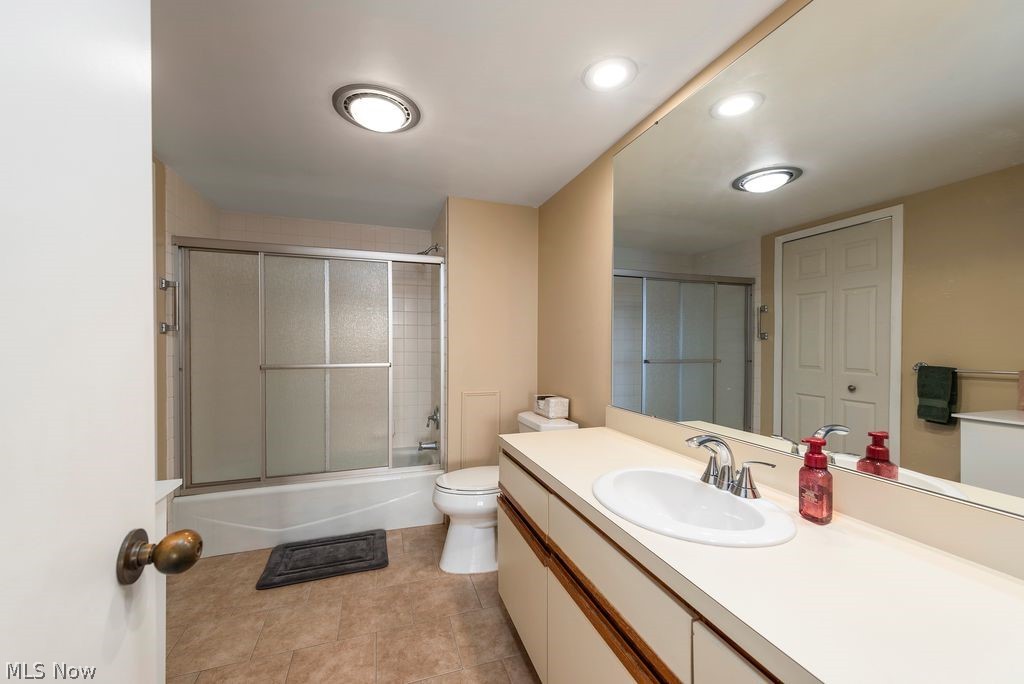 1444 W 10 Street Cleveland OH 44113