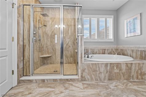 585 Burgess Circle Aurora OH 44202