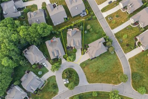 585 Burgess Circle Aurora OH 44202