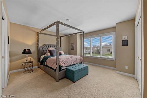585 Burgess Circle Aurora OH 44202