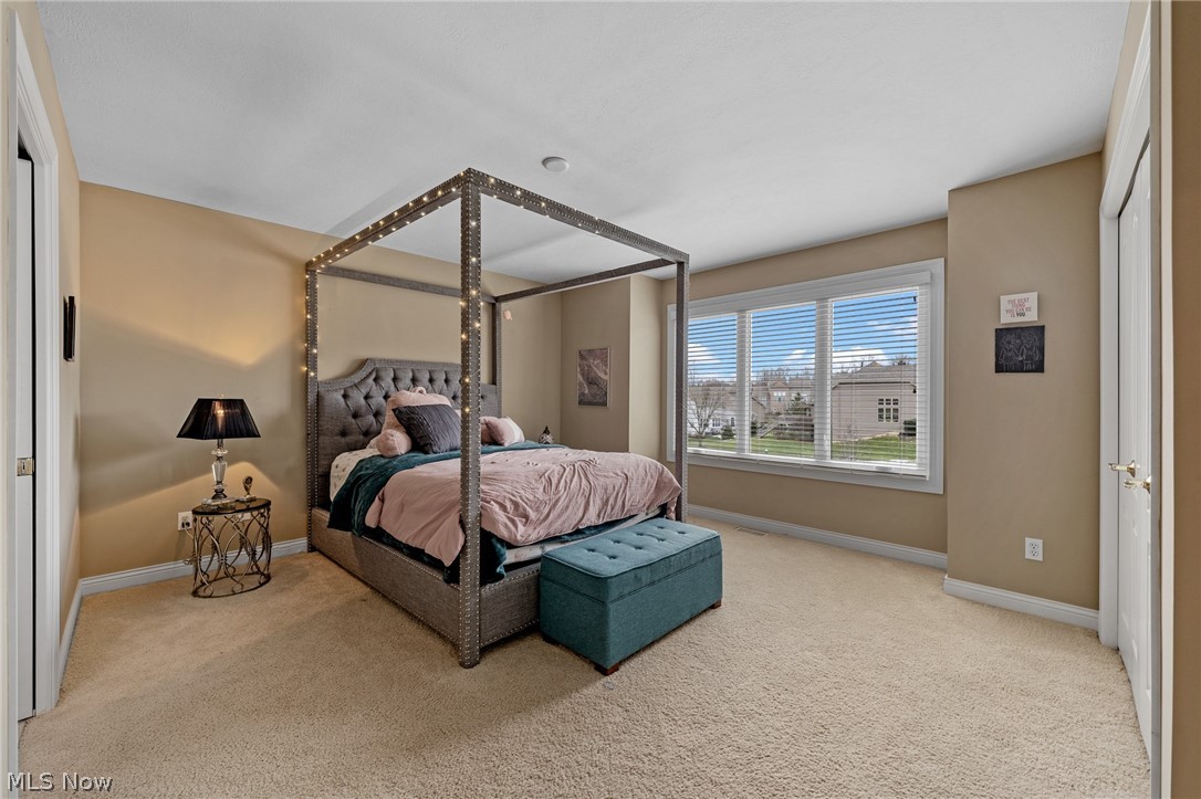 585 Burgess Circle Aurora OH 44202