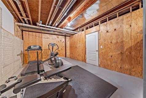 585 Burgess Circle Aurora OH 44202
