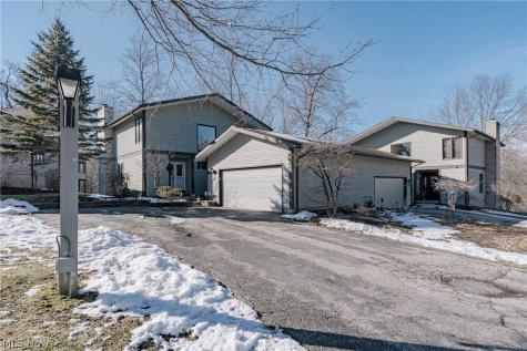 6919 Woodwalk Drive Brecksville OH 44141