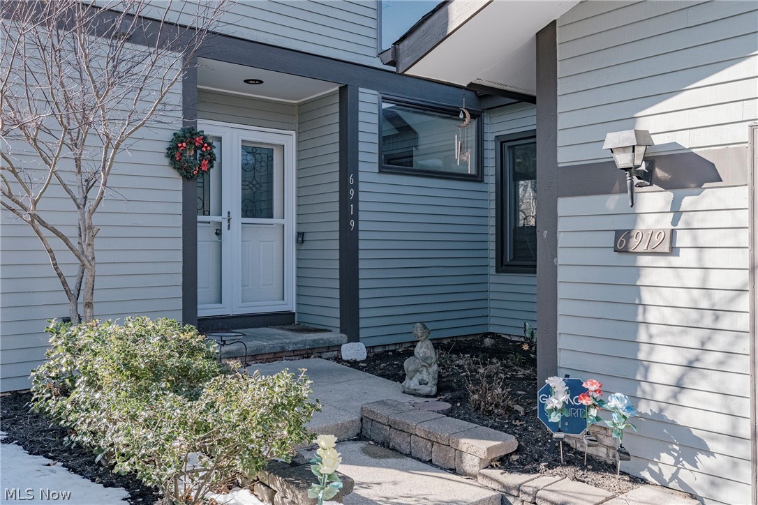 6919 Woodwalk Drive Brecksville OH 44141
