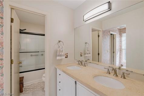 6919 Woodwalk Drive Brecksville OH 44141