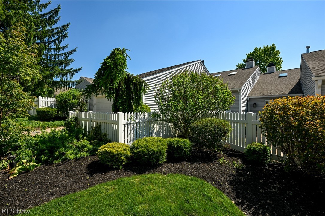 839 Sutton Place Akron OH 44313