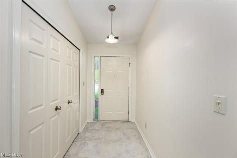 839 Sutton Place Akron OH 44313