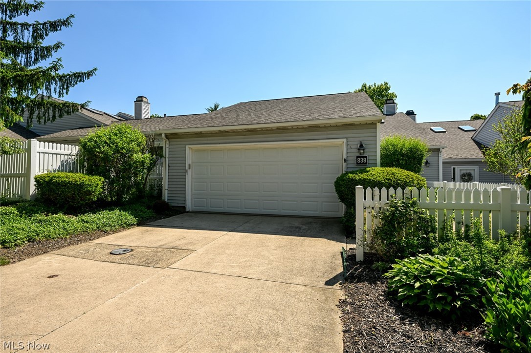 839 Sutton Place Akron OH 44313