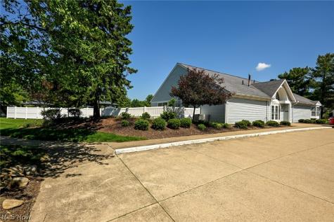 839 Sutton Place Akron OH 44313