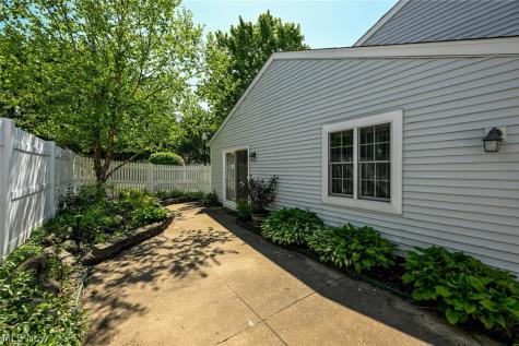 839 Sutton Place Akron OH 44313