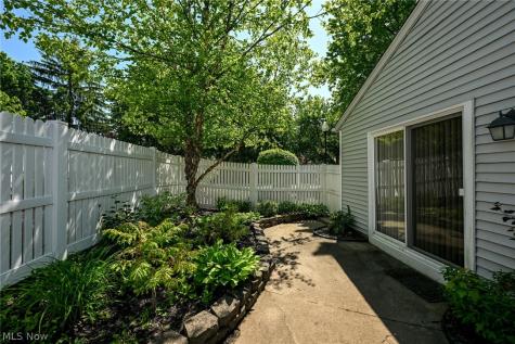 839 Sutton Place Akron OH 44313