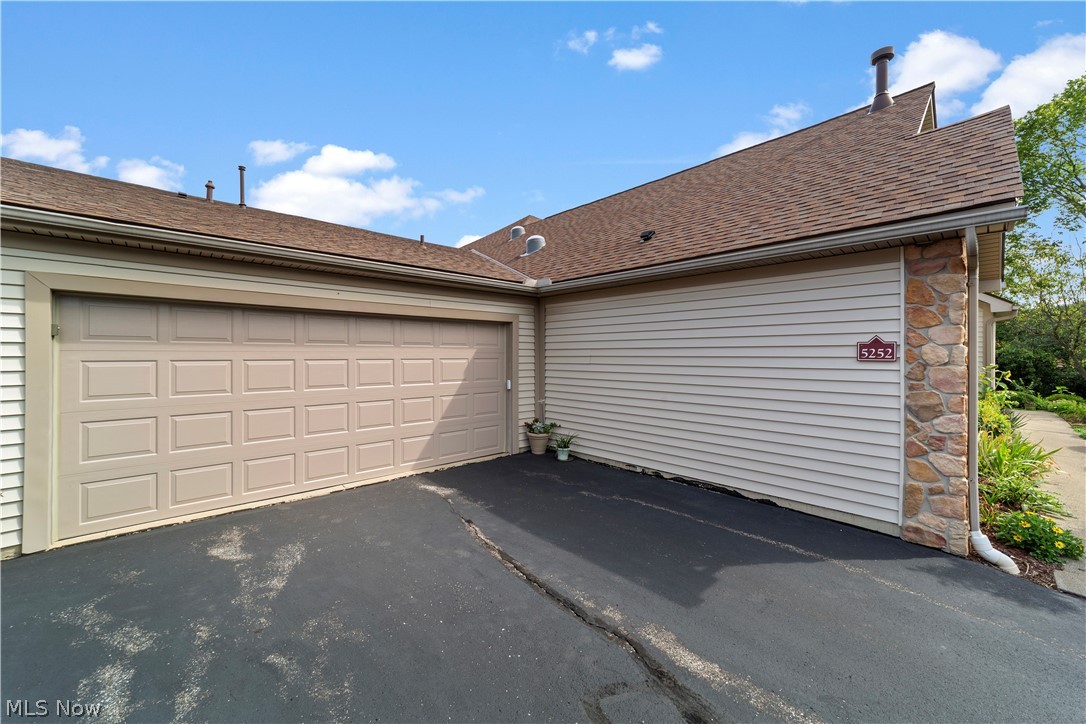 5252 Redford Drive Brunswick OH 44212