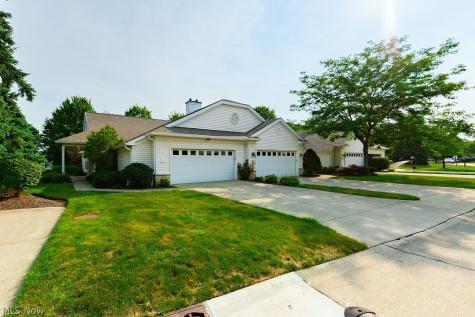 4 Whitaker Cove Avon Lake OH 44012