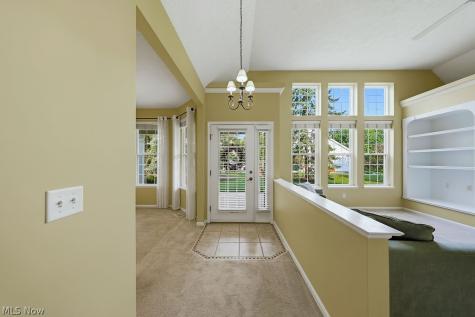 4 Whitaker Cove Avon Lake OH 44012