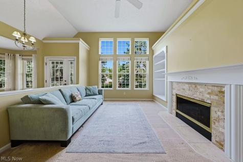 4 Whitaker Cove Avon Lake OH 44012